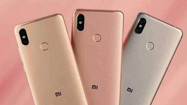 रेडमी Y2 इस लिस्ट में एक अच्छा स्मार्टफोन है. रेडमी के इस फोन की कीमत 9,999 रुपए है. फोन में 16 मेगापिक्सल का फ्रंट कैमरा और 12+5 मेगापिक्सल का डुअल रियर कैमरा है. फोन में 3 जीबी रैम के साथ 32 जीबी स्टोरेज है जिसे 128 जीबी तक बढ़ाया जा सकता है.