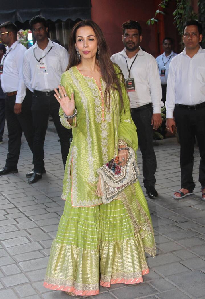 ऐसे में अर्पिता मलाइका को हर इवेंट का न्यौता देती है जिसमें मलाइका शिरकत जरूर करती हैं. (तस्वीर: मानव मंगलानी)