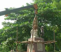 इलाहाबाद विकास प्राधिकरण ने बताई जवाहर लाल नेहरू की मूर्ति हटाए जाने की वजह