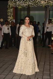 इन बॉलीवुड स्टार्स के घर पधारे गणपति बप्पा, देखें तस्वीरें