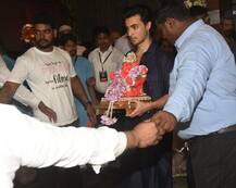 खान परिवार ने धूमधाम से बप्पा को किया अलविदा, देखें गणपति विसर्जन की तस्वीरें