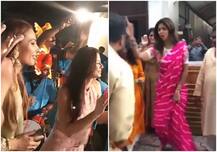 Video: गणपति विसर्जन पर शिल्पा ने किया ढोल पर खूब भांगड़ा, तो साथ में नाचीं सलमान और अरबाज की गर्लफ्रेंड