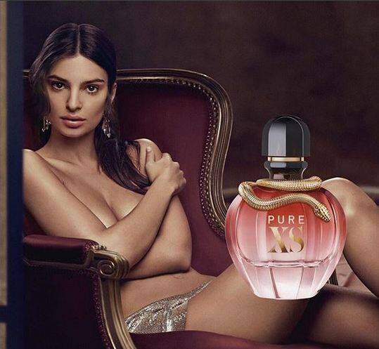 दरअसल, इस बार एमिली परफ्यूम की खातिर टॉपलेस हो गई हैं. एमिली प्योर एक्स एस परफ्यूम ब्रांड की ब्रांड एंबेस्डर हैं. इस परफ्यूम को प्रमोट करते हुए हाल ही में एमिली ने हॉट फोटोशूट करवाया है जिसकी तस्वीरें उन्होंने इंस्टाग्राम पर भी शेयर की. फोटोः इंस्टाग्राम