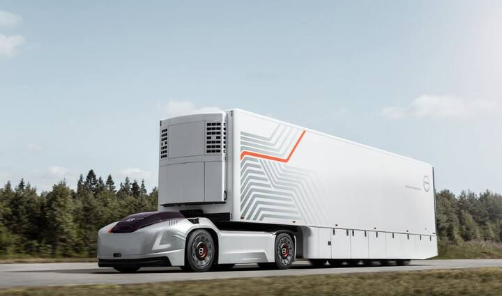 वोल्वो ट्रक के हेड ऑफ ऑटोनोमस सॉल्यूशन, माइकल कार्लसन ने कहा कि वेरा का मतलब है विश्वास और हम भविष्य पर भरोसा करते हैं. इसे सुरक्षा कारणों के मद्देनजर सामान्य ट्रक के मुकाबले इसकी ऑपरेटिंग स्पीड कम रहेगी. तस्वीर: वोल्वो