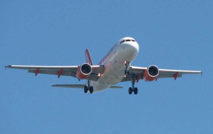 हालांकि, ये सर्विस महंगी होगी. वहीं जुहू-तारापोर और जुहू-वापी के लिए एक टिकट का किराया 21,000 से 29,250 रुपये के बीच होगा. इन उड़ानों में 45 मिनट का समय लगेगा. तस्वीर: गूगल फ्री इमेज