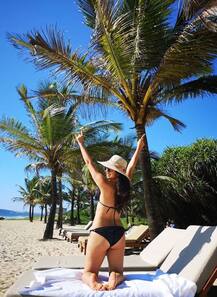 बिकिनी में नजर आईं एक्ट्रेस शहनाज ट्रेजरीवाला, देखें तस्वीरें