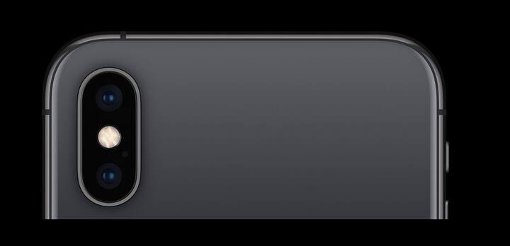 आजकल हम स्मार्टफोन मार्केट में कई तरह के ऐसे स्मार्टफोन्स देख रहें हैं जिनके फीचर्स लाजवाब हैं. लेकिन इन स्मार्टफोन को सबसे बेहतरीन बनाने में कहीं न कहीं इनमें दिया गया कैमरा भी होता है. आजकल डुअल कैमरा, ट्रिपल कैमरा तो वहीं अब नोकिया और सैमसंग 5 कैमरे वाला स्मार्टफोन भी लाने की योजना बना रहें हैं. तो चलिए हम आज आपको बताते हैं ऐसे ही कुछ 5 स्मार्टफोन्स के बारे में जिनका कैमरा सबसे बेहतरीन है.