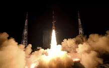 इसरो ने हासिल किया नया मुकाम, इंग्लैंड के दो सैटेलाइट को लॉन्च किया