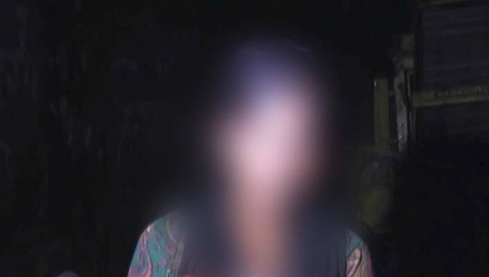  A girl raped and molested by youth in Maharajganj महराजगंज: रेप के बाद छेड़छाड़ का वीडियो वायरल, गिड़गिड़ाती रही पीड़िता पर नहीं पसीजा दरिंदों का दिल