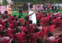 वाराणसी पहुंचे पीएम मोदी ने बच्चों के साथ मनाया जन्मदिन, शहर को देंगे 600 करोड़ रुपये की सौगात