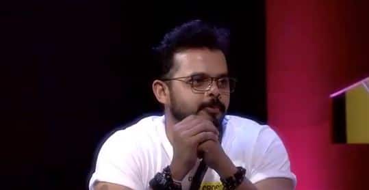 चैनल की ओर से जारी प्रोमो में दिखाया गया है कि श्रीसंत, सौरभ-शिवाषीश की जोड़ी से सवाल पूछने में कामयाब नहीं होते हैं और टास्क को छोड़ देते हैं. इस बात पर बिग बॉस गुस्सा होने वाले हैं और टास्क को रद्द करके घरवालों को बड़ा झटका देंगे.