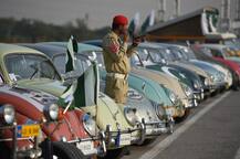 पाकिस्तान: सरकार ने बेची पीएम आवास की 70 लक्जरी कारें, अब भैंस और हेलीकॉप्टर बेचने की है तैयारी