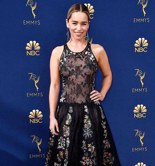 बहरहाल, एमी अवॉर्ड्स 2018 की फर्स्ट नाइट गेम्स ऑफ़ थ्रोन्स और एमिलिया के लुक के नाम रहीं. फोटोः इंस्टाग्राम