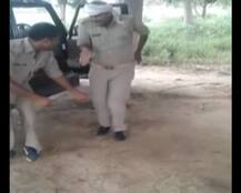 यूपी: मस्ती से नाच रहे थे पुलिसवाले, वीडियो वायरल होने पर हुई बड़ी कार्रवाई