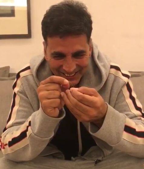 उन्होंने आगे कहा, मुझे तो लगता ही नहीं इस सुई में छेद भी है कि नहीं. फोटोः इंस्टाग्राम