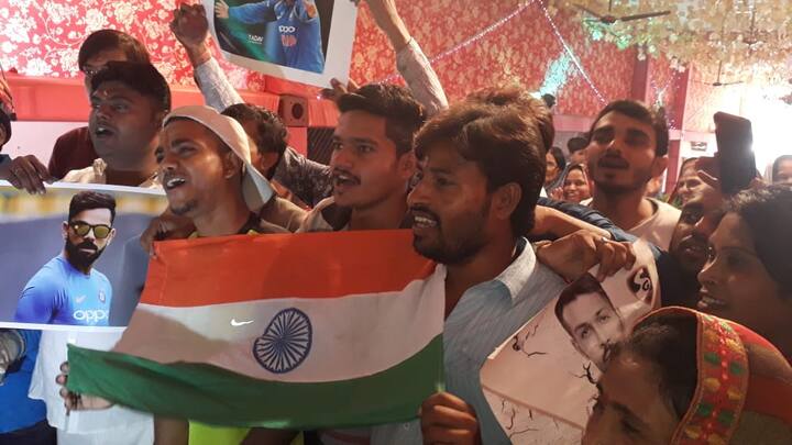 आयोजक अजय ने बताया कि पिछले चैम्पियन्स ट्राफी में मिली हार को हम भुला नहीं सके हैं अब तक. आज फिर से एक बार टीम इंडिया और पाकिस्तान जब आमने सामने है. फोटोः एबीपी न्‍यूज़