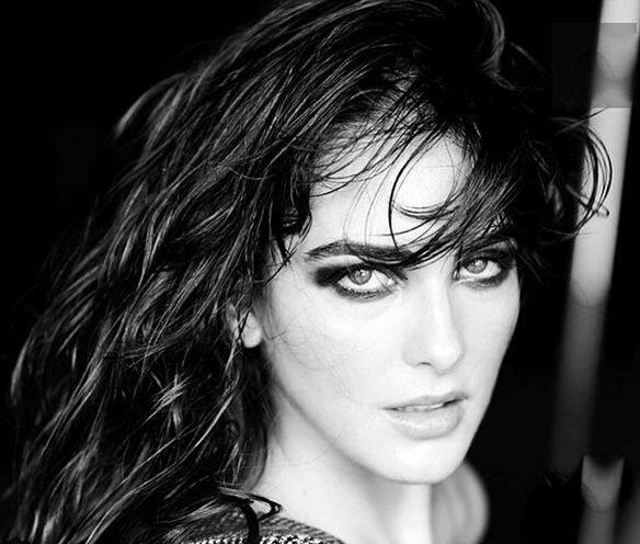 इस फोटोशूट में डैनिला का मादक अंदाज देखकर आप भी उनके कायल हुए बिना नहीं रह पाएंगे. फोटोः इंस्टाग्राम 