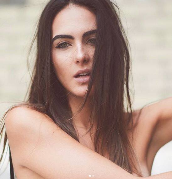 हालांकि इससे पहले भी डैनिला ने मैक्सिम मैगजीन के मैक्सिको एडिशन के लिए टॉपलेस फोटोशूट करवाया था जिसे उनके फैंस ने बहुत पसंद किया था. फोटोः इंस्टाग्राम 