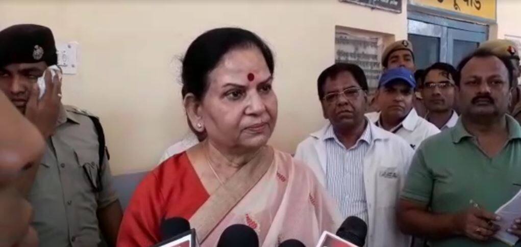 मेरठ मेडिकल कॉलेज की अमानवीयता: तेजाब पीड़िता शबनम का नहीं किया इलाज, महिला आयोग ने शुरू कराई जांच