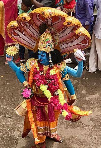 यदि शादी में परेशानी हो तो अनंत चतुर्थी के दिन जरूरतमंदों में भोजन बांटें. फोटोः गूगल फ्री इमेज
