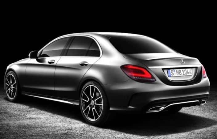 मर्सिडीज-एमजी ए 35 4एमएटीआईसी में 2 लीटर के चार सिलेंडर है. तस्वीर: मर्सिडीज