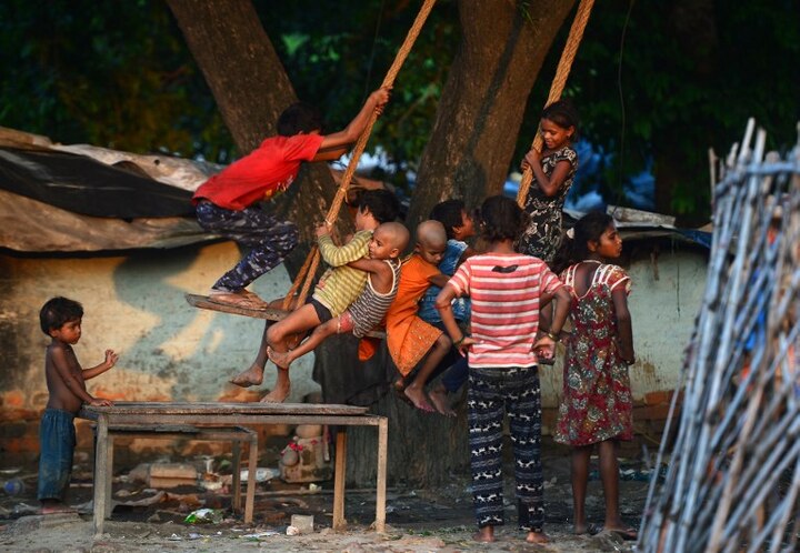 UNDP Report says Poverty in India dropped by half between 2005-16 UNDP रिपोर्ट: भारत में दस सालों में 27 करोड़ लोग ग़रीबी से आए बाहर