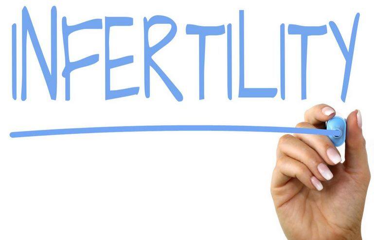 Male Infertility: पुरुषों में फर्टिलिटी कम होने की बड़ी वजह है लैपटॉप, जानें कितनी सच है ये बात male infertility increasing in modern time use of laptop is a possible reason Male Infertility: पुरुषों में फर्टिलिटी कम होने की बड़ी वजह है लैपटॉप, जानें कितनी सच है ये बात