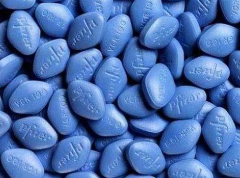 जर्नल कैंसर प्रीवेंशन रिसर्च में प्रकाशित शोध के मुताबिक, वायग्रा का इस्तेमाल अलग-अलग उम्र के लोग सालों से करते आ रहे हैं. यौन संबंधी समस्याओं से ग्रसित अधिक आयु के लोग खासतौर पर वायग्रा का इस्तेमाल करते हैं.फोटोः गूगल फ्री इमेज  