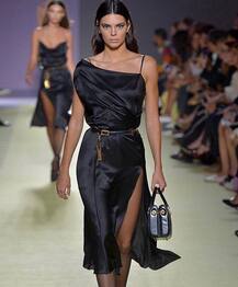 MFW 2018: रैंप पर इन अलग-अलग हॉट अवतारों में नजर आईं केंडल जेनर, देखें तस्वीरें