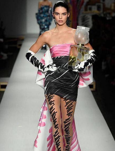 केंडल के से सभी तस्वीरें किम कर्दाशियां की मां क्रिस जेनर ने अपने इंस्टाग्राम एकाउंट पर पोस्ट की हैं. फोटोः इंस्टाग्राम 