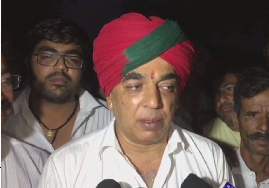 राजस्थान: चुनाव से पहले बीजेपी को झटका, पूर्व केंद्रीय मंत्री जसवंत सिंह के बेटे मानवेंद्र ने छोड़ी पार्टी Jaswant Singh's son Manvendra quits BJP ahead of Rajasthan Assembly Polls राजस्थान: चुनाव से पहले बीजेपी को झटका, पूर्व केंद्रीय मंत्री जसवंत सिंह के बेटे मानवेंद्र ने छोड़ी पार्टी