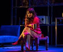 फिल्मों से गायब अभिनेत्री मिनीषा लांबा ने थिएटर में रखा कदम, निभाए 13 किरदार