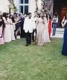 मुकेश अंबानी की बेटी ईशा और आनंद पीरामल की हुई Engagement, देखें तस्वीरें