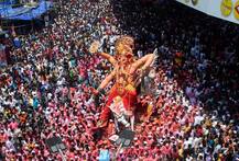 अगले बरस तू जल्दी आ: मुंबई समेत पूरे देश में बप्पा को धूमधाम से दी गई विदाई