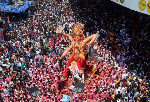 अगले बरस तू जल्दी आ: मुंबई समेत पूरे देश में बप्पा को धूमधाम से दी गई विदाई अगले बरस तू जल्दी आ: मुंबई समेत पूरे देश में बप्पा को धूमधाम से दी गई विदाई