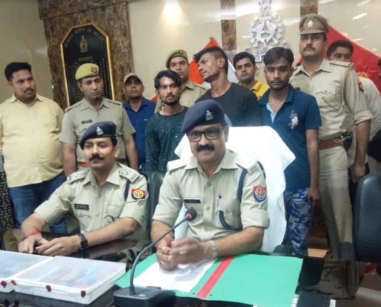 meerut police arrested a man for ATM frauds says he used money for sisters marriage बहनों के हाथ पीले करने के लिए भाई बन गया एटीएम ठग, अब गैंग समेत गिरफ्तार