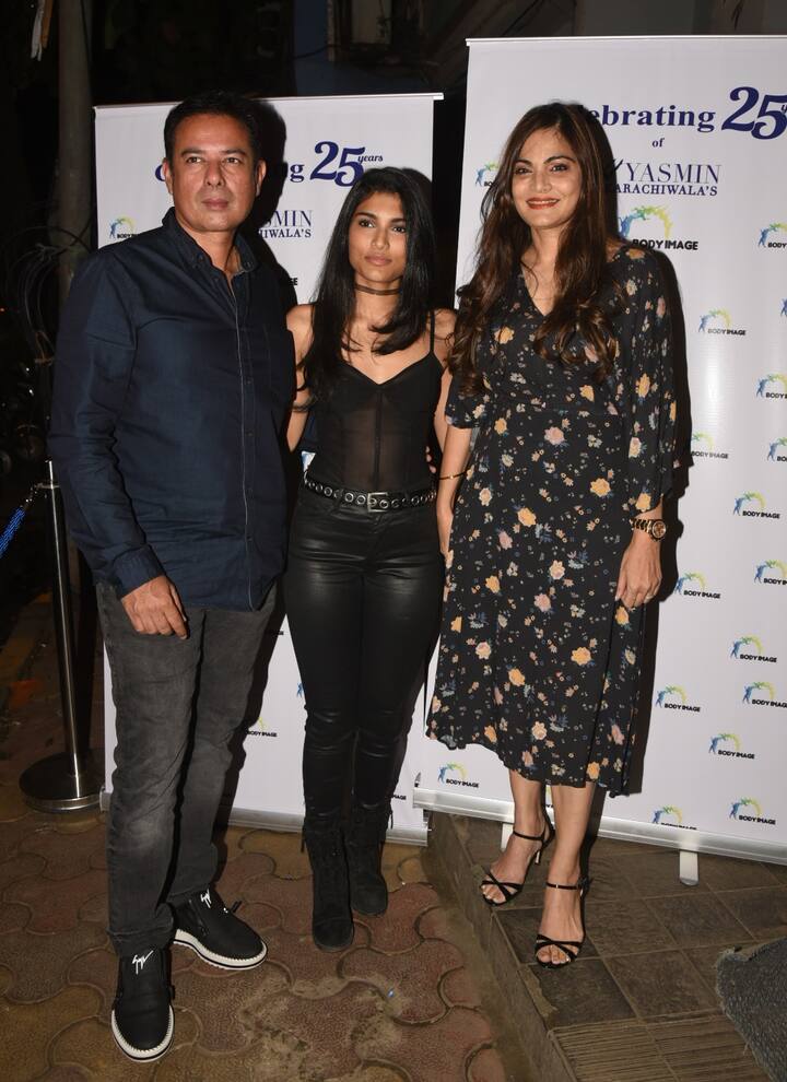 बता दें कि कुछ दिनों पहले भी एलीजा की सलमान खान के साथ मुकेश अंबानी के गणेशोत्सव में जाते तस्वीरें और वीडियो सामने आए थे. (तस्वीर: मानव मंगलानी)