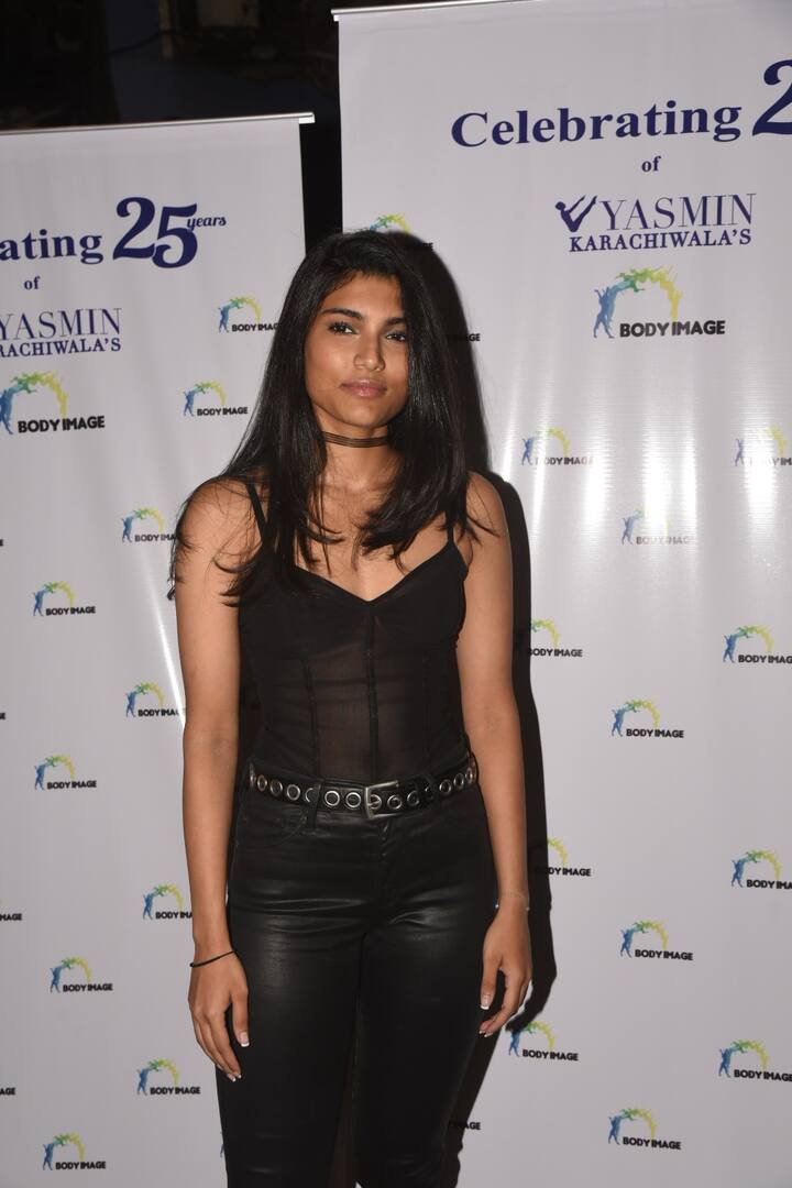 एलीजा की वायरल हो रही इन तस्वीरों के साथ उनके बॉलीवुड डेब्यू की चर्चा भी काफी जोरों पर है. (तस्वीर: मानव मंगलानी)
