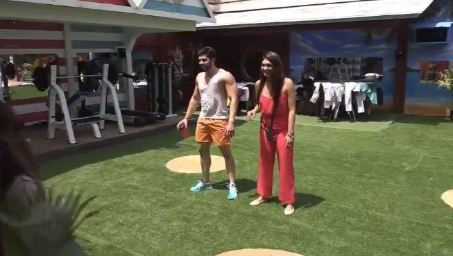  Bigg Boss 12: Are Shivashish Mishra and Kriti Verma first couple of the show बिग बॉस 12: क्या प्यार में एक दूसरे के करीब आ रहे हैं शिवाशीष मिश्रा और कृति वर्मा?