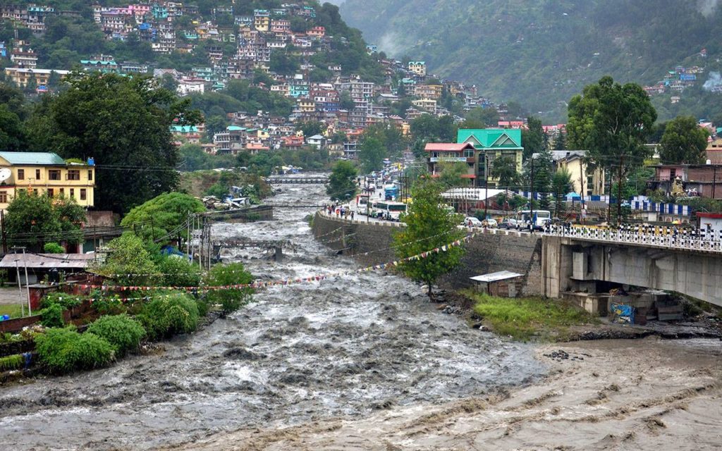 जानलेवा बारिश: उत्तर भारत में अब तक 11 की मौत, पंजाब में लोगों से घरों से बाहर नहीं निकलने की अपील