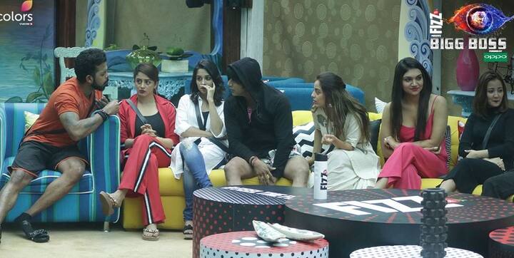 नॉमिनेशन प्रक्रिया की शुरुआत से पहले ही बिग बॉस साफ कर देते हैं कि निर्मल-रोमिल की जोड़ी और करणवीर पहले से ही नॉमिनेट हैं, इसलिए सिंगल कंटेस्टेंट्स जोड़ी को नॉमिनेट करने के लिए वोट करें, जबकि जोड़ियां सिंगल कंटेस्टेंट के लिए.