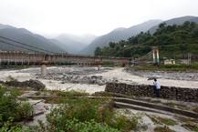 उत्तर भारत में बारिश का कहर, हिमाचल में ठंड बढ़ी, पंजाब में स्कूल-कॉलेज बंद, तस्वीरों में देखें- तबाही का मंजर