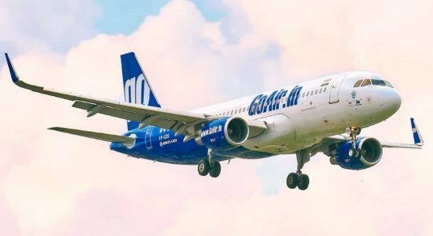 पहली बार हवाई यात्रा करने के लिए दौरान लोगों के मन में कई तरह की जिज्ञासाएं होती हैं. इसी के चलते एक 20 साल के अधिक उम्र के एक लड़के ने ऐसा कारनामा कर दिया जिससे सभी यात्रियों की जान खतरे में पड़ गई. दिल्ली से पटना जाने वाली गो एयर फ्लाईट में ये हादसा होते-होते बचा. फोटोः गूगल फ्री इमेज