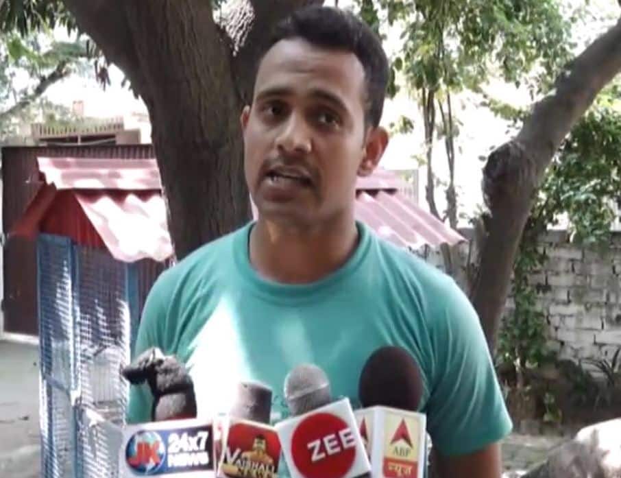 हाजीपुर: सरपंच ने कहा बिना प्रणाम किए नहीं बनेगा प्रमाण पत्र, शख्स ने किया इनकार, वीडियो वायरल