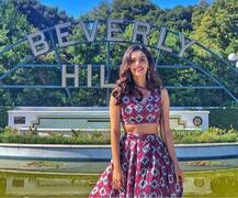 सोशल मीडिया पर सेंसेशन बनी हुईं हैं मिस वर्ल्ड मानुषी, देखें ये लेटेस्ट तस्वीरें