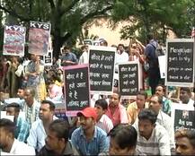 गंदे नालों में मौत के खिलाफ आंदोलन, पीड़ित ने कहा- ‘सफाई नहीं करता था मेरा भाई, फिर भी उसे सीवर में उतारा’