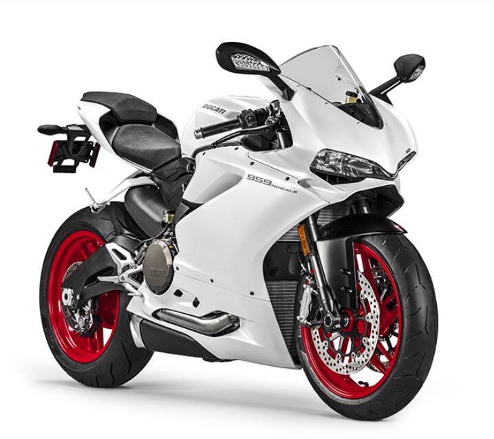 पनिगल कोर्से के स्टैंडर्ड वर्जन की बुकिंग कीमत 67000 रखी गई है. तस्वीर: डुकाटी