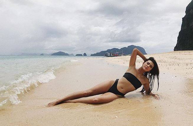 वहीं फोटोशूट की दूसरी तस्वीर में वीजे कैटरीना पोज़ देती हुई नज़र आ रही हैं. तस्वीर: इंस्टाग्राम