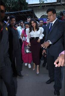 IN Pics: \'बाजार\' के ट्रेलर लॉन्च पर पहुंची एक्ट्रेस चित्रांगदा सिंह