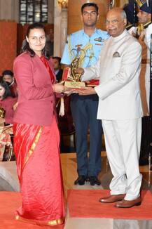 20 खिलाड़ियों को दिया गया इस बार अर्जुन अवार्ड, देखें- राष्ट्रपति भवन में हुई समारोह की झलकियां